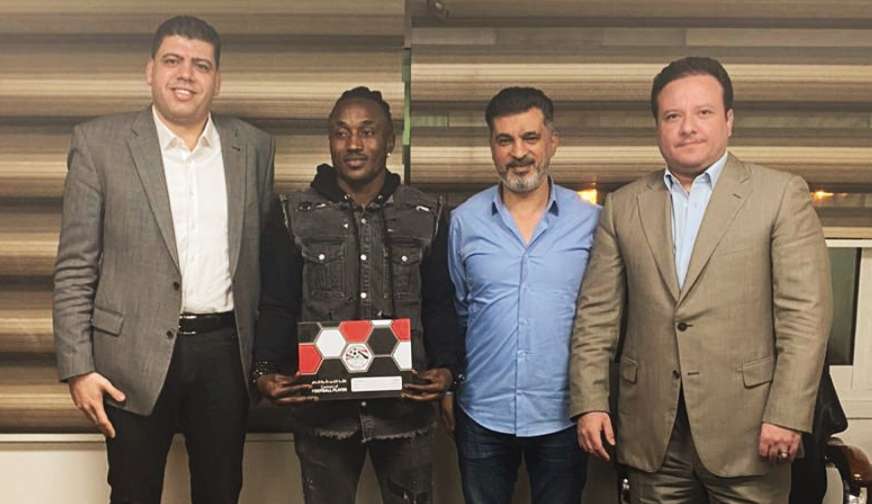 كاسينجو بعد توقيعه للمصري