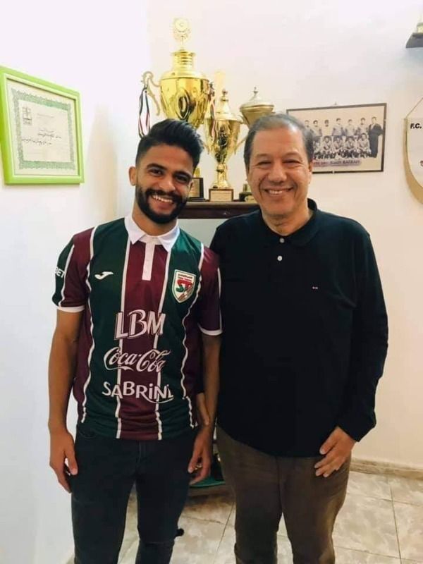 بعد توقيع العقود