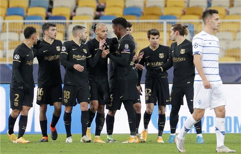 لاعبو برشلونة 