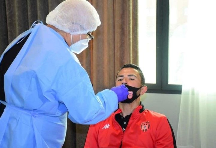 من المسحات الطبية للاعبين الجزائريين