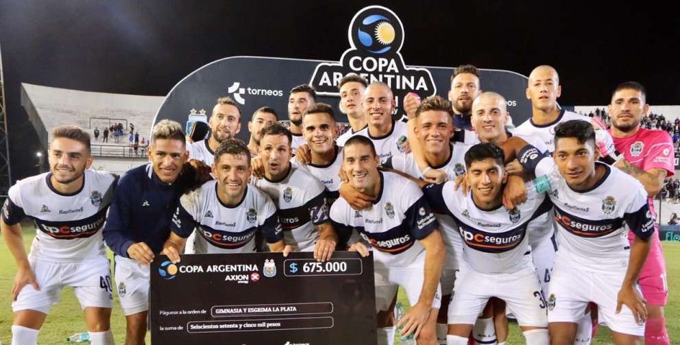 خيمناسيا لا بلاتا