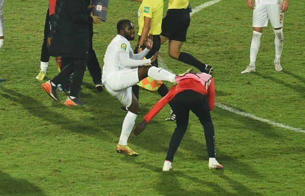 كاسونجو يعتدي على بادجي