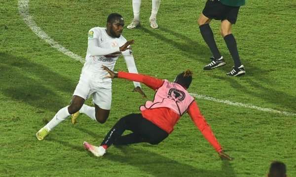 كاسونجو يعتدي على بادجي