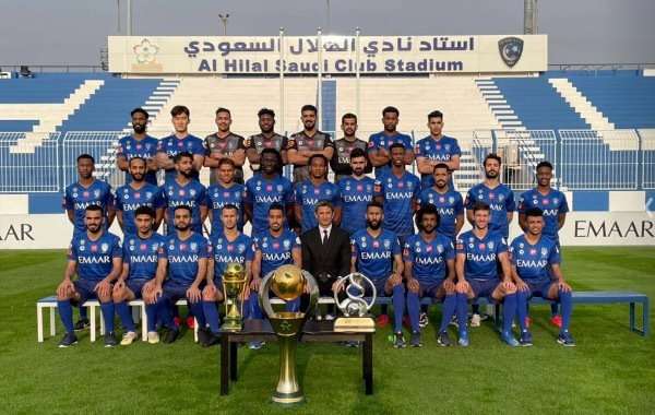 لاعبو الهلال و لوشيسكو 