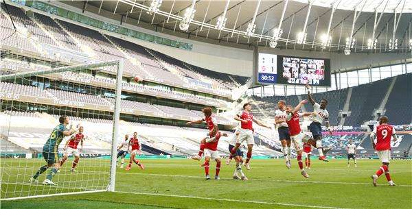  توتنهام وآرسنال 