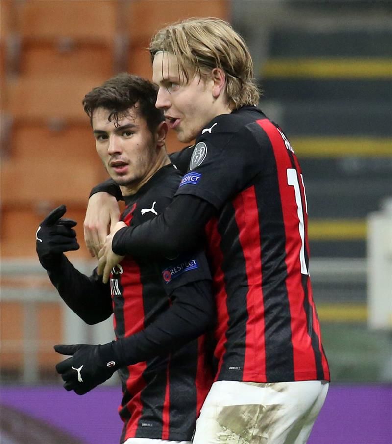 فرحة لاعبي ميلان