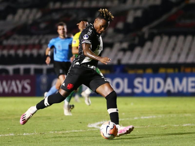 2020-12-04t015213z_773000574_hp1egc40571kh_rtrmadp_3_soccer-sudamericana-vag-def-report_reuters