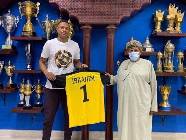 من تجديد عقد إبراهيم المخيني