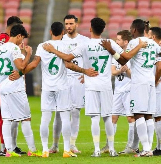 لاعبو الأهلي