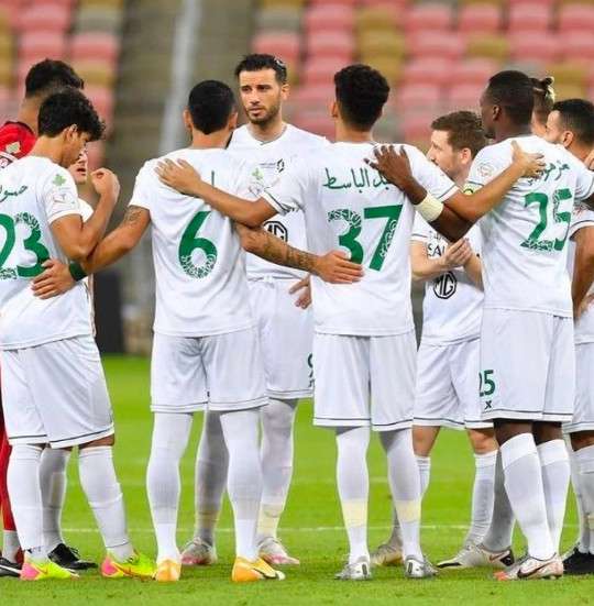 لاعبو الأهلي