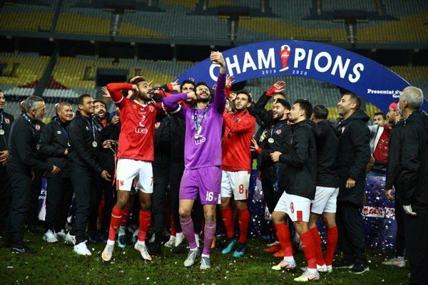 لاعبو الأهلي