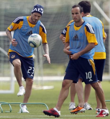 2011-02-242011-02-24t231432z_01_axg05_rtridsp_3_soccer_reuters