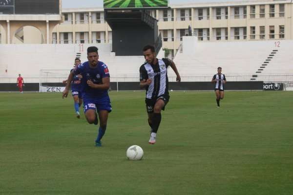 من آخر لقاء بين الفريقين