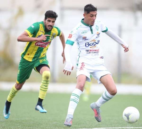 من مباراة شبيبة القيروان وقوافل قفصىة