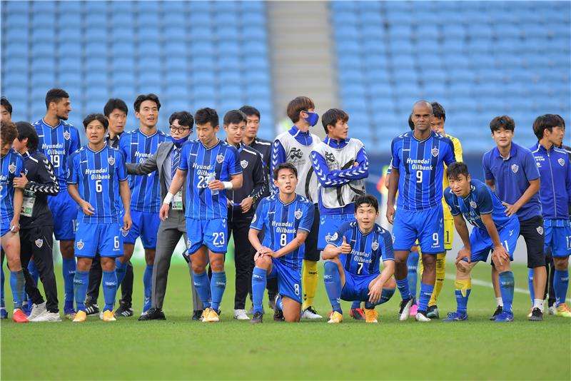 لاعبو أولسان هيونداي