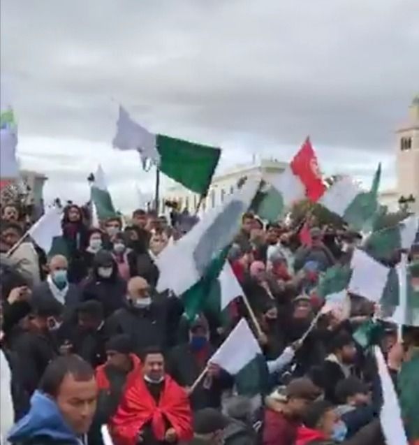 من الوقفة الاحتجاجية