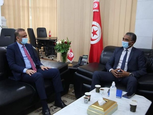 من الاجتماع  