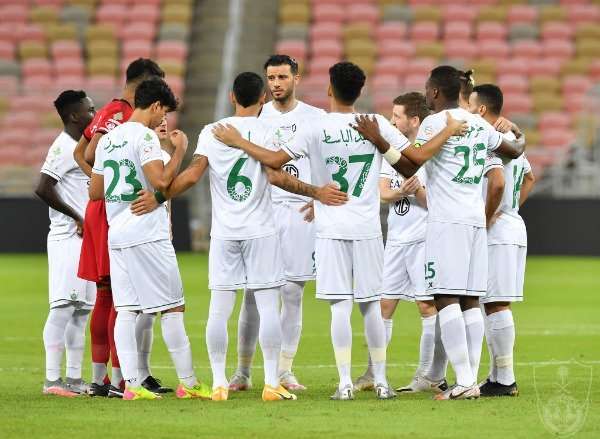 لاعبو الأهلي