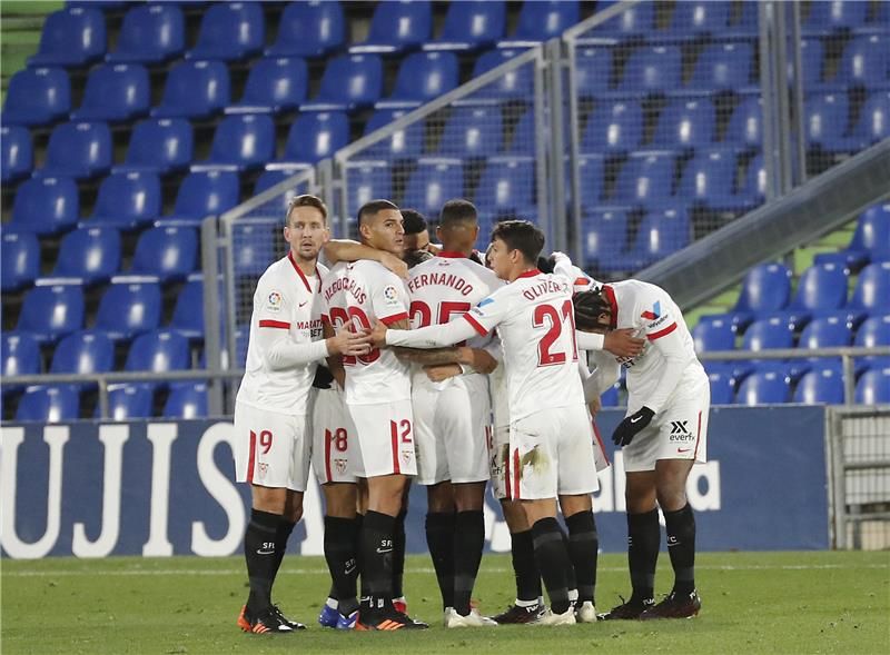 لاعبو إشبيلية 