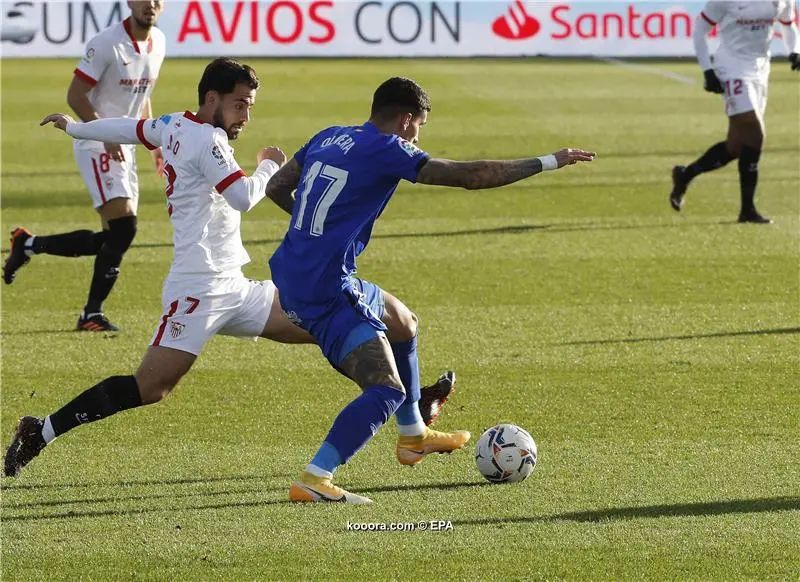 ?i=epa%2fsoccer%2f2020-12%2f2020-12-12%2f2020-12-12-08879631_epa