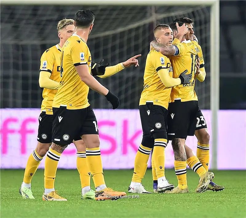 ?i=epa%2fsoccer%2f2020-12%2f2020-12-12%2f2020-12-12-08879915_epa