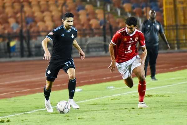 لقاء سابق بين الأهلي وبيراميدز