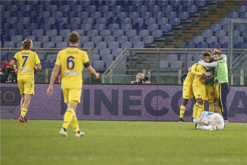 لاعبو هيلاس فيرونا 