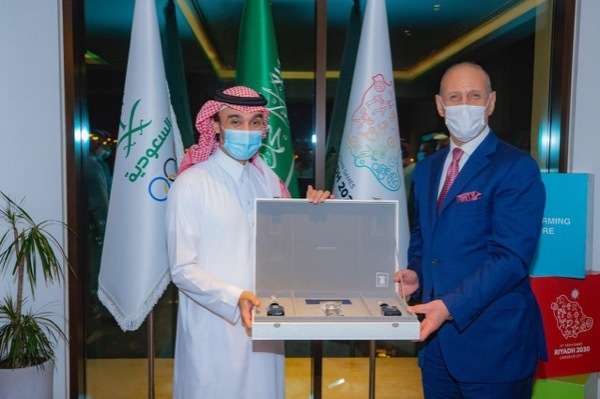 من الاستقبال