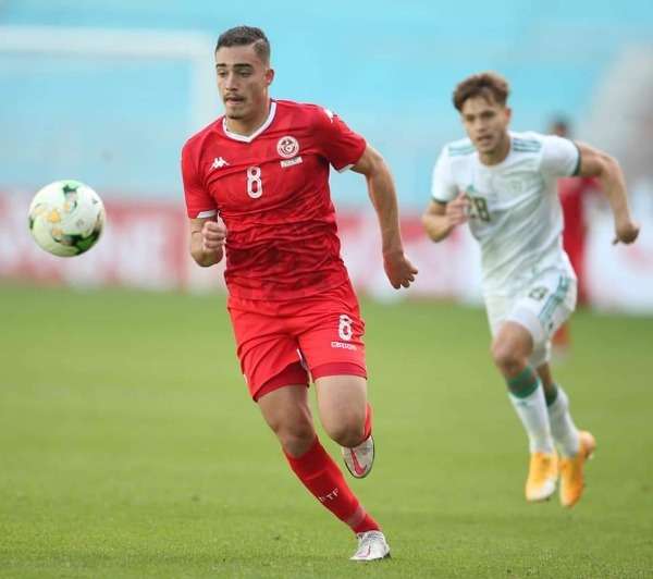 من مباراة تونس والجزائر