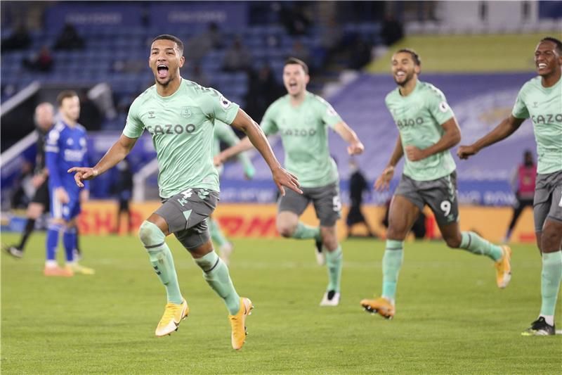 لاعبو إيفرتون 