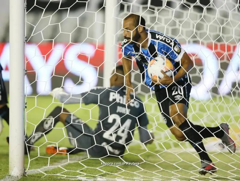 ?i=reuters%2f2020-12-17%2f2020-12-17t000259z_2004895033_hp1egch004z4c_rtrmadp_3_soccer-libertadores-sts-gre-report_reuters