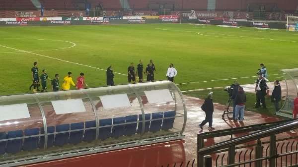 عبد الحفيظ أثناء اعتراضه