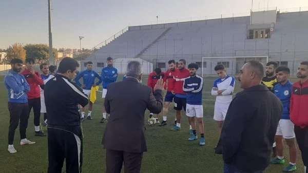 من اجتماع الإدارة مع الفريق