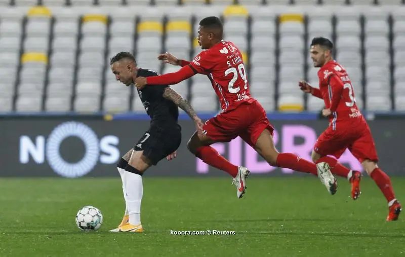 ?i=reuters%2f2020-12-20%2f2020-12-20t185731z_1681268497_up1egck1gnvgk_rtrmadp_3_soccer-portugal-gvi-slb-report_reuters