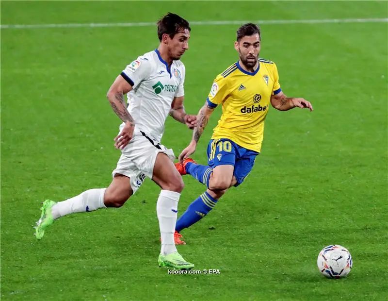 ?i=epa%2fsoccer%2f2020-12%2f2020-12-20%2f2020-12-20-08896570_epa