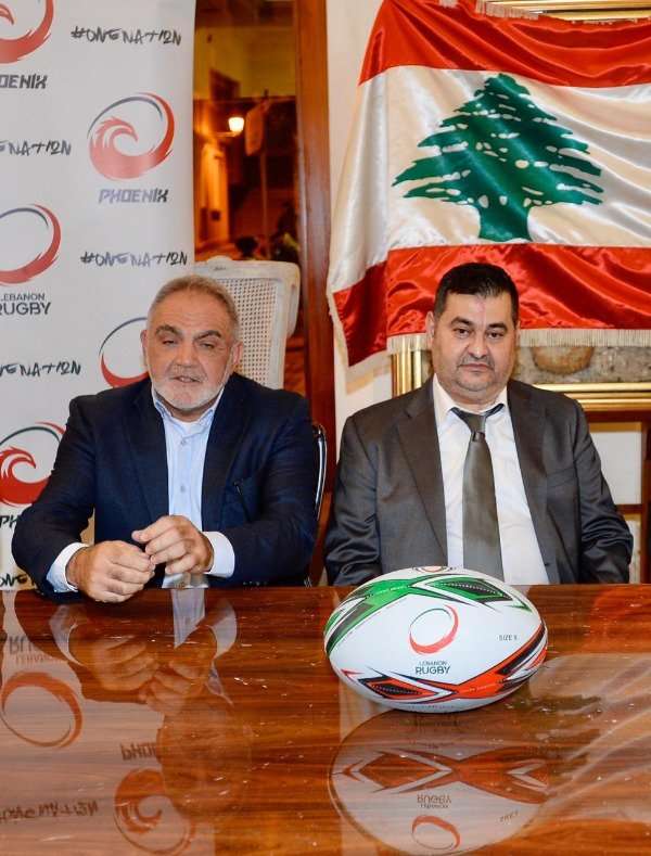 سمير دبوق (يمين)