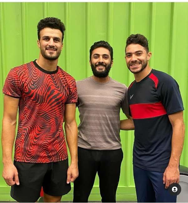 محمود حمدي (وسط)