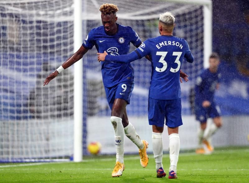 أبراهام يحتفل بهدفه