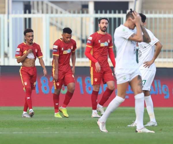 لاعبو ضمك 