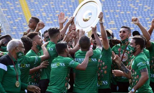 من تتويج الرجاء