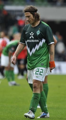 2010-09-18t154740z_01_mmm108_rtridsp_3_soccer-germany_reuters