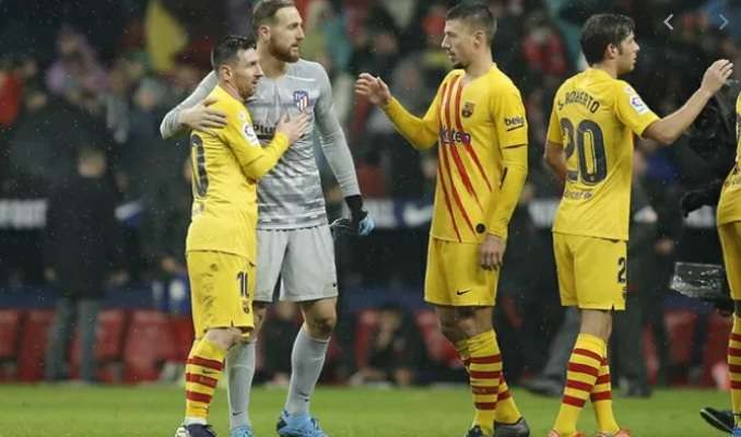 يان أوبلاك وميسي