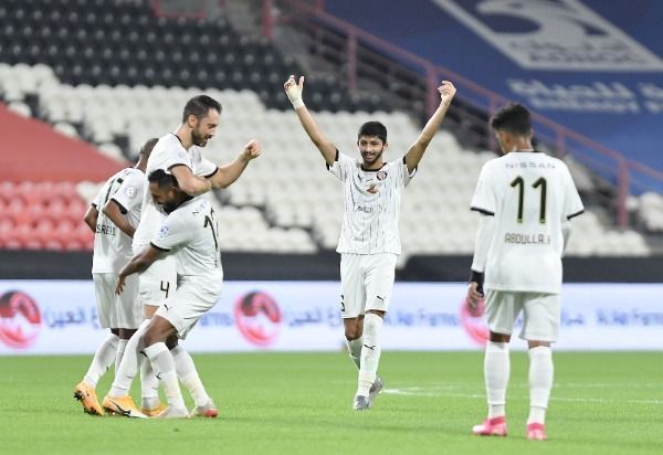 لاعبو الجزيرة 