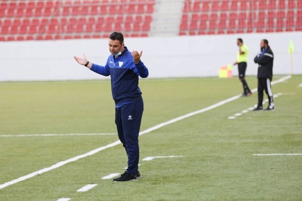 إيهاب أبو جزر مدرب الأمعري