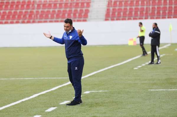 إيهاب أبو جزر مدرب الأمعري