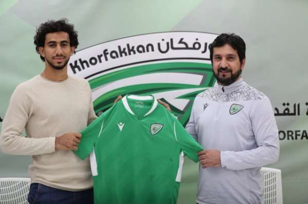 بعد توقيع العقود