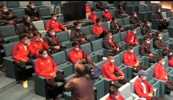 من الاستقبال