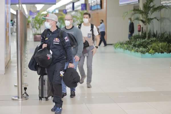 وصول المتسابقين استعدادا لرالي داكار السعودية 