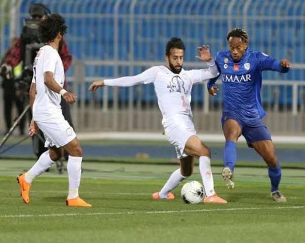 لقاء سابق بين الهلال والشباب