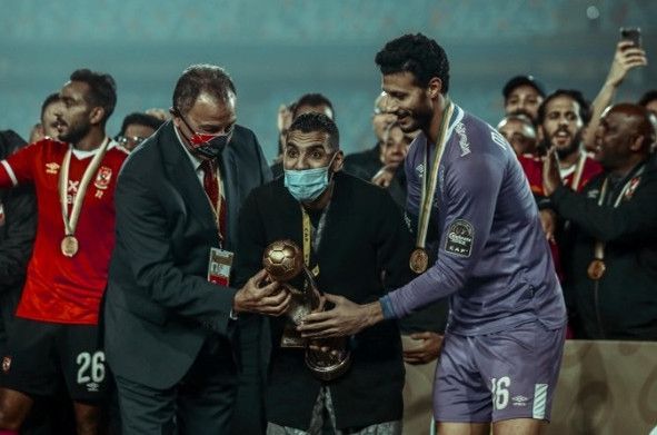 الشناوي خلال التتويج